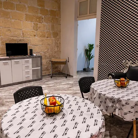 度假居 Spacious Townhouse With A Terrace Overlooking Valletta's Grand Harbor *