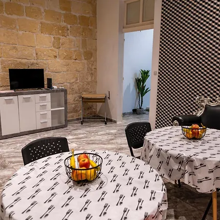 بيت للعطل Spacious Townhouse With A Terrace Overlooking Valletta's Grand Harbor *