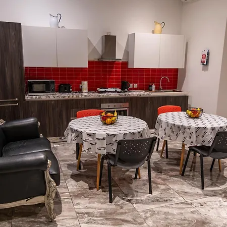 Spacious Townhouse With A Terrace Overlooking Valletta's Grand Harbor Senglea