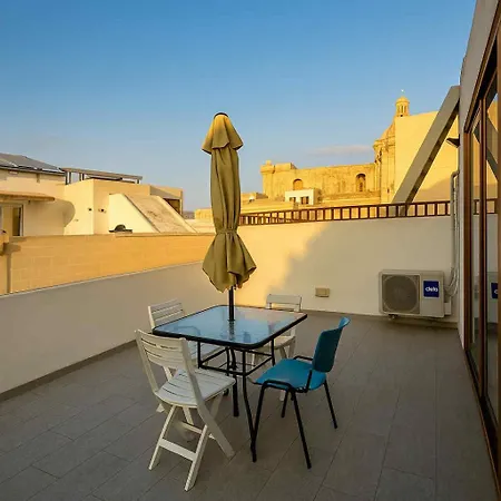 Spacious Townhouse With A Terrace Overlooking Valletta's Grand Harbor * 森格莱阿