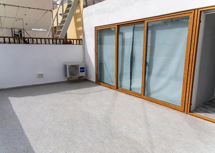 Spacious Townhouse With A Terrace Overlooking Valletta's Grand Harbor Сasa de vacaciones