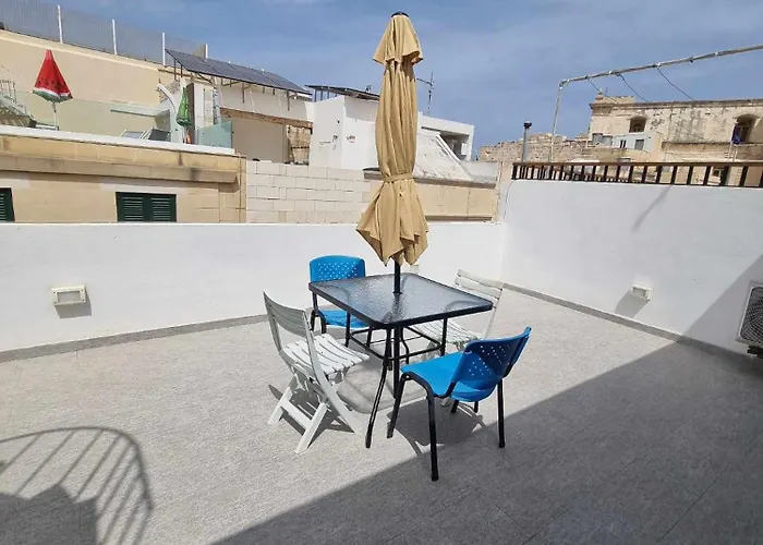Spacious Townhouse With A Terrace Overlooking Valletta's Grand Harbor Сasa de vacaciones