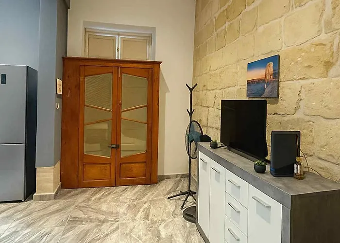 Spacious Townhouse With A Terrace Overlooking Valletta's Grand Harbor * Senglea