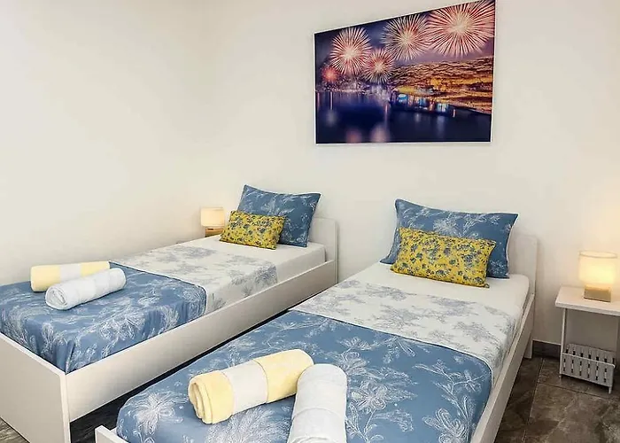 Holiday home Spacious Townhouse With A Terrace Overlooking Valletta's Grand Harbor *