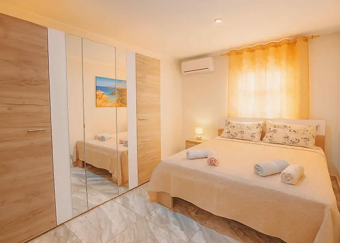 Spacious Townhouse With A Terrace Overlooking Valletta's Grand Harbor Сasa de vacaciones Senglea